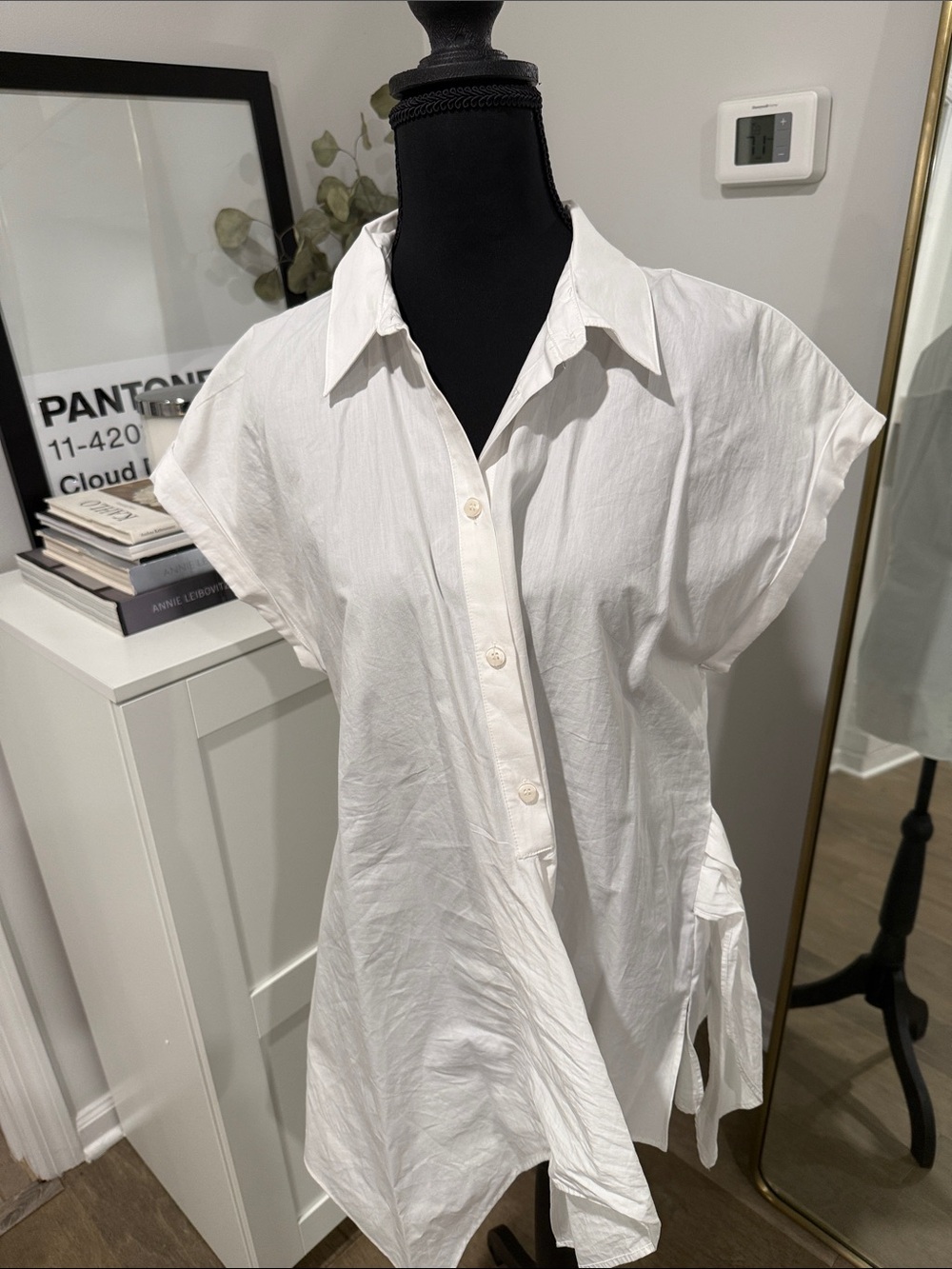 Zara White Short-Sleeve Button-Down with Front Tie - Picture 10 of 11